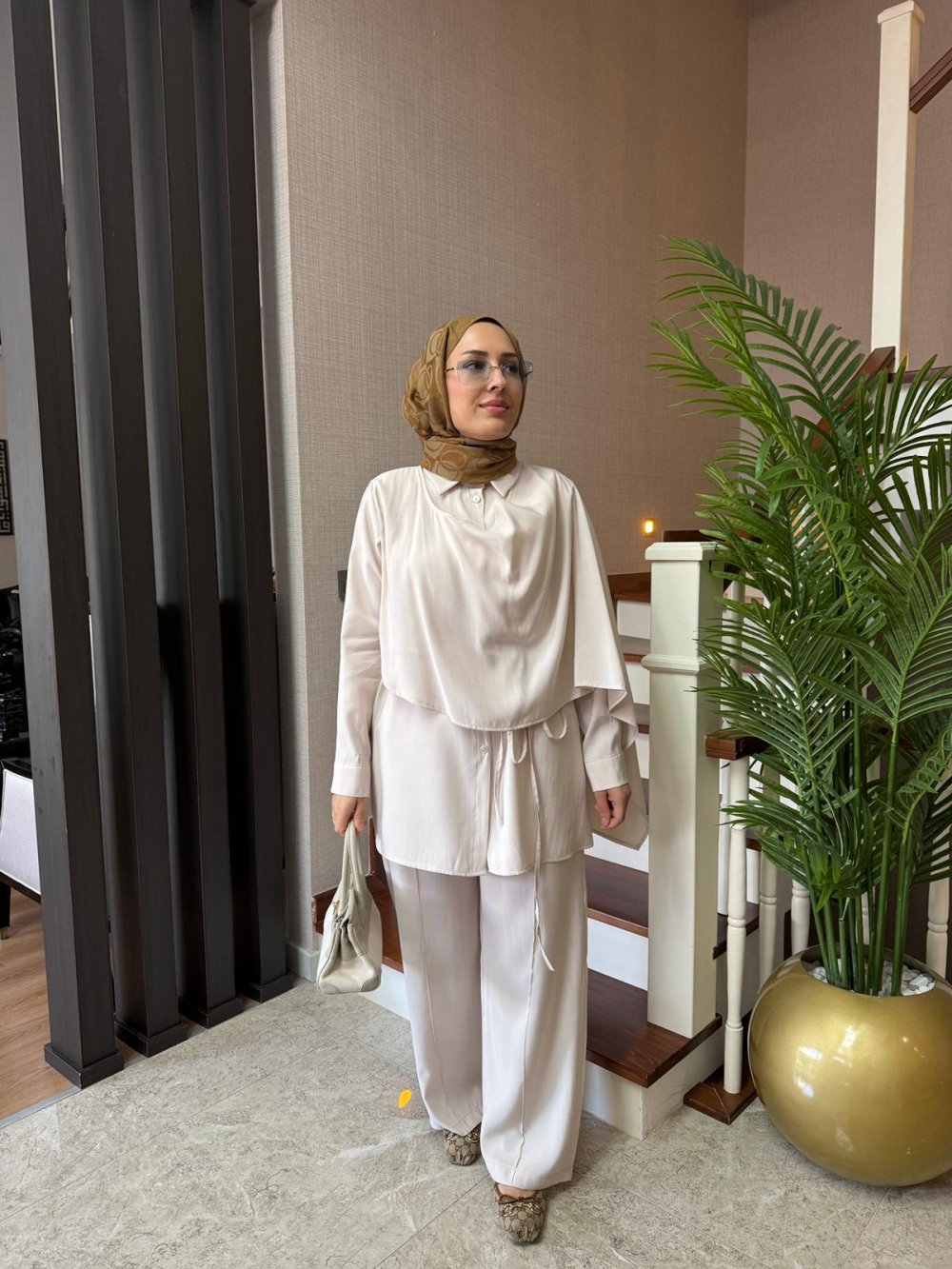 Losta Takım — Bej