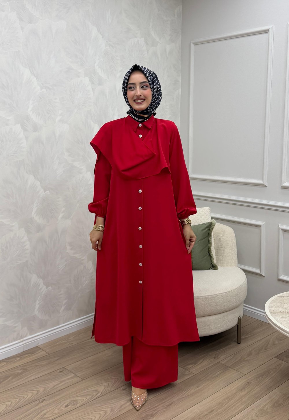 Dilara Takım — Kırmızı